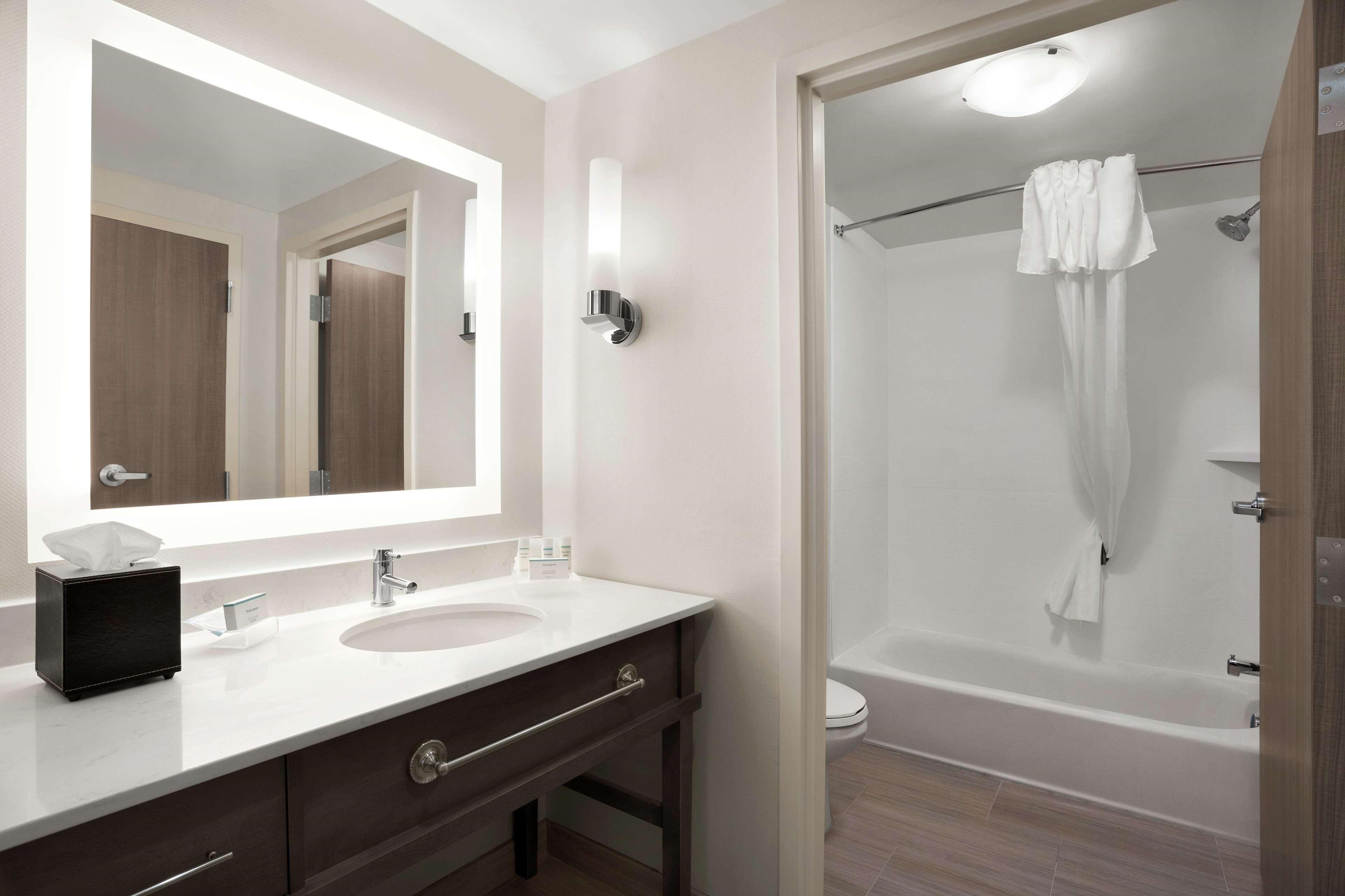 Homewood Suites By Hilton Florence Exteriör bild